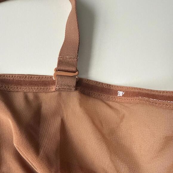 NEW Skims Ultra Fine Mesh Strapless Bra in Brown Size 44DDDD - Picture 3 of 4